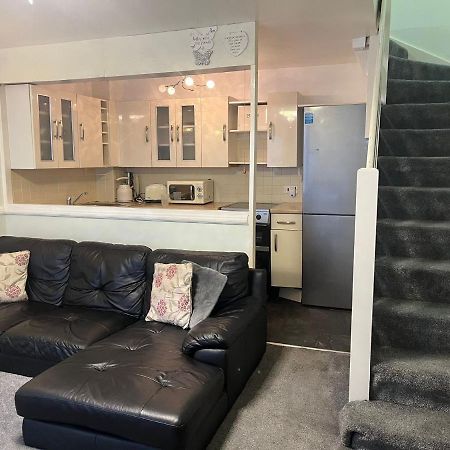 Апартаменты London 1 Bed Cosy House Norwood Экстерьер фото