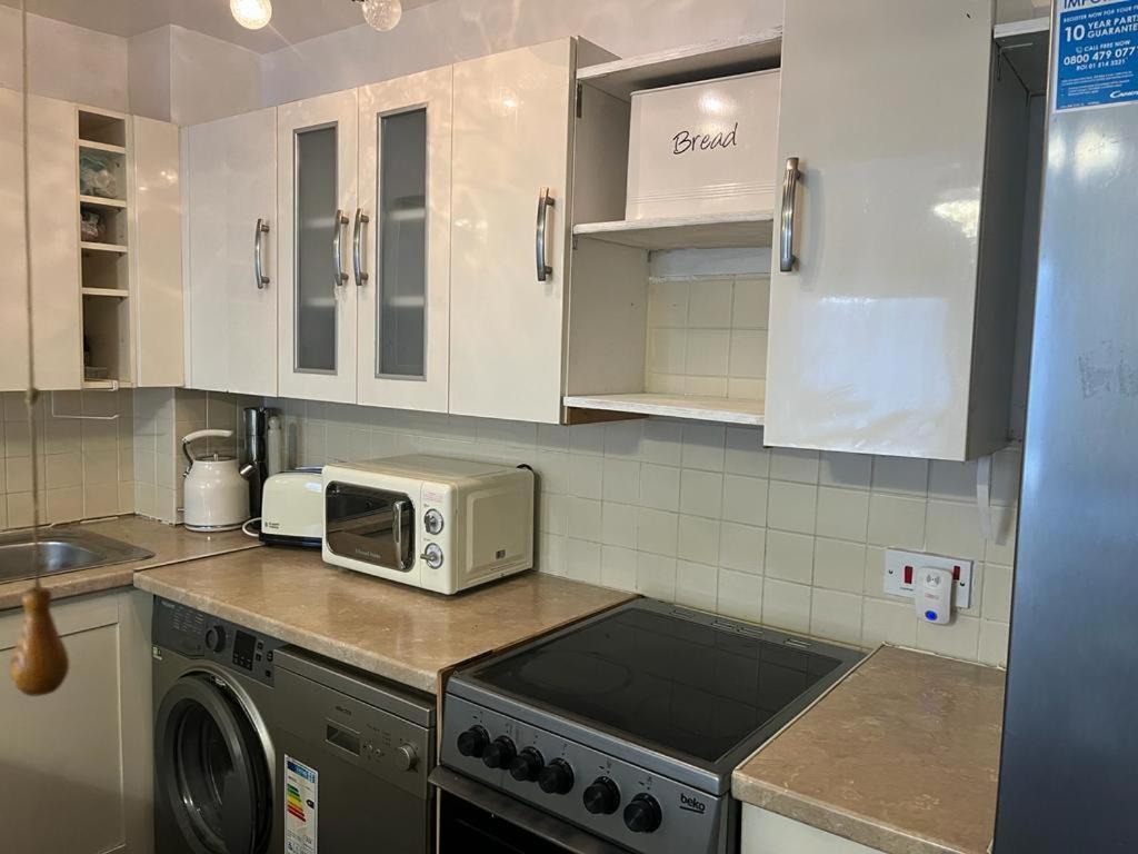 Апартаменты London 1 Bed Cosy House Norwood Экстерьер фото